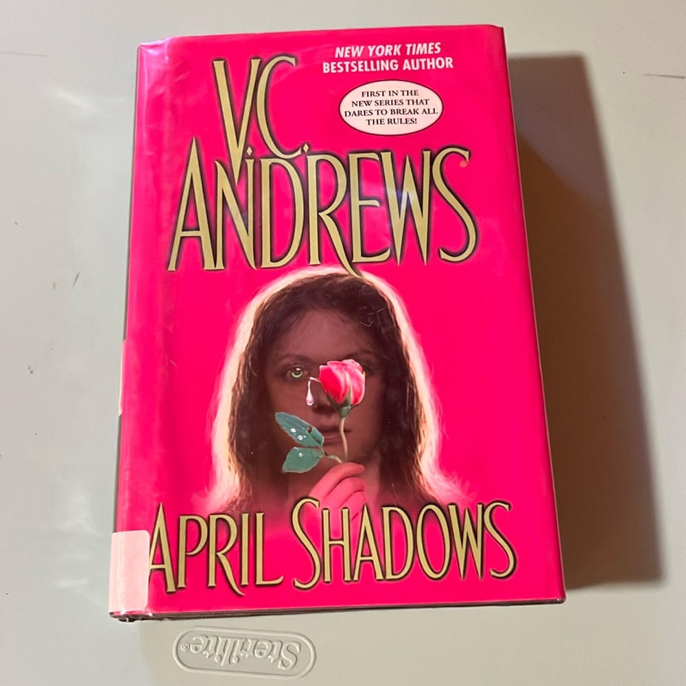 V. C. Andrews - April Shadows